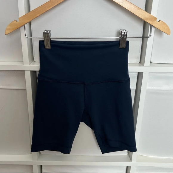 Lululemon Navy Wunder Train High Rise Short 6” - Picture 1 of 5